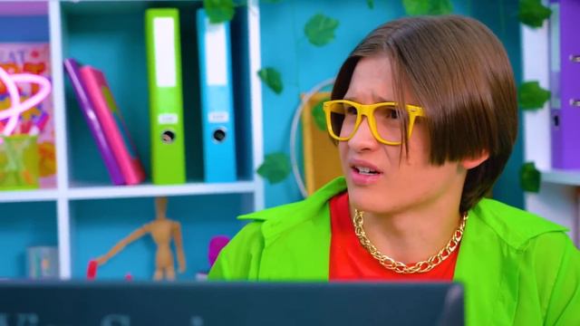 24 Horas Espiando A Mi Hermana | Mi Hermanita Fue Secuestrada