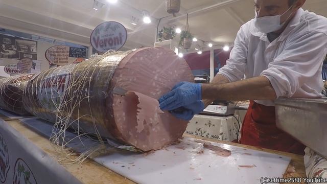 Italy Street Food. Giant 'Mortadella', 500 Kg. of Polenta with Cod, Juicy Churrasco and more Food смотреть онлайн