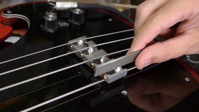 Ampeg AEB-1 Bass: MYSTERY PICKUP or MYSTERY PROBLEM? смотреть онлайн