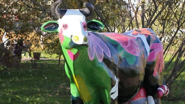 РЕКЛАМНАЯ КОРОВА ★ Макет коровы ★ Ростовые фигуры как реклама бизнеса смотреть онлайн