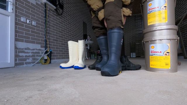 Protective Footwear смотреть онлайн