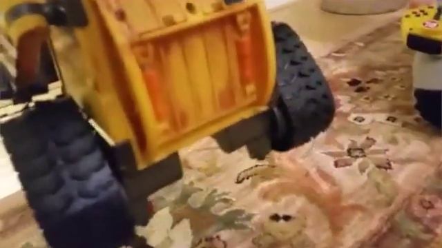 Открываем робота валли и eve смотреть онлайн