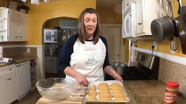 Homemade Chocolate Peanut Butter Eggs! Perfect for Easter Baskets! смотреть онлайн