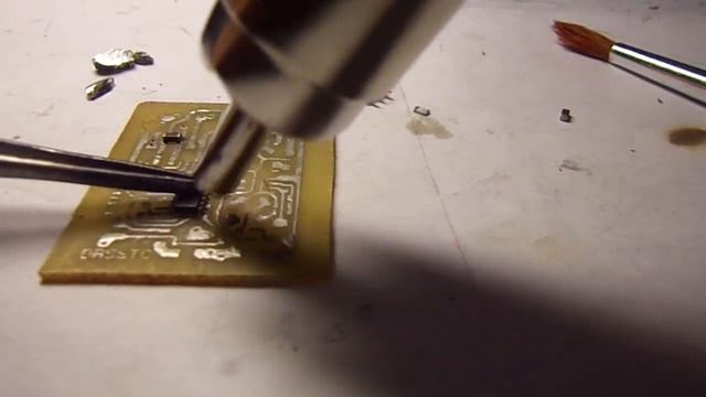 пайка с помощью паяльного фена совместно с паяльной станцией LUKEY 702 смотреть онлайн