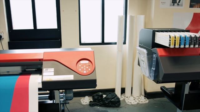 The Roland RF-640 Printer - Proud User: Barrett Signs смотреть онлайн