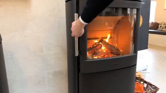 управление печью с телефона на примере HWAM 4640с Smart control Дания смотреть онлайн