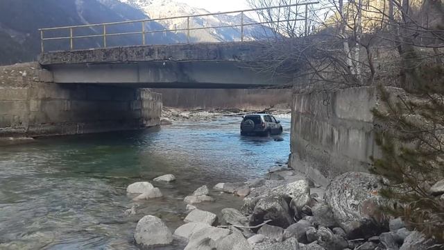 4х4 КЧР Под мостом смотреть онлайн