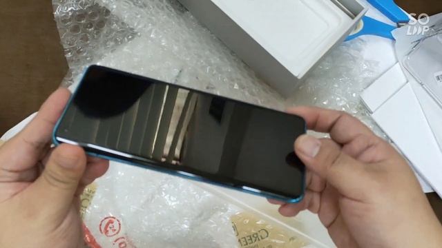 Xiaomi Mi 10 5G Unboxing смотреть онлайн