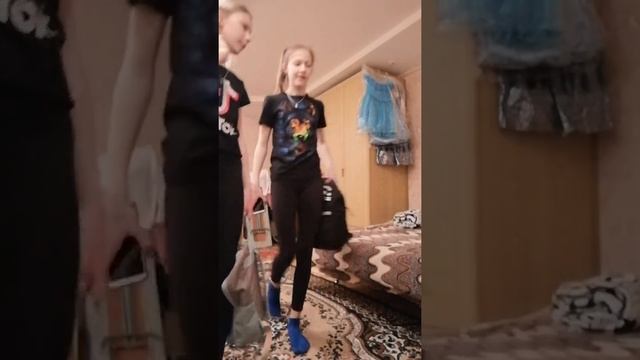 Школа танцев(часть 1),Алиса обижается на Настю смотреть онлайн
