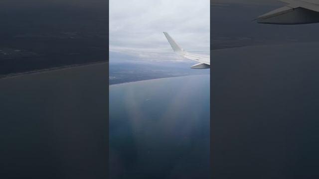 Взлет из Фьюмичино/Take off from the airport Fiumicino смотреть онлайн