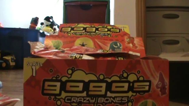 Opening 90+ Gogo's Crazy Bones Booster Packs Pt. 6! 10 Triple Packs!!! смотреть онлайн
