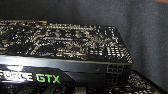 GTX 680 & Radeon HD 7970 Length & Physical Comparsion Linus Tech Tips смотреть онлайн