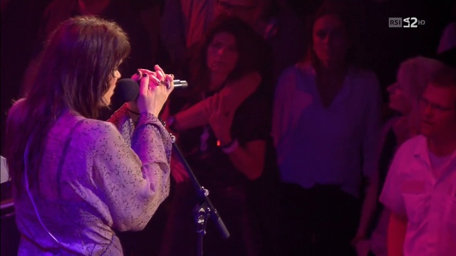 Beth Hart--Caught Out In The Rain