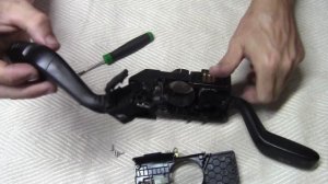 Гитара Volkswagen Transporter Т5 Базовый подрулевой переключатель .  Как разобрать ? Что внутри ?