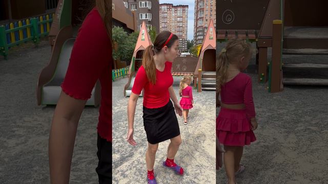 В ТГ: Nastya_ov4ik выгрузила съемку этого ролика со стороны 😁