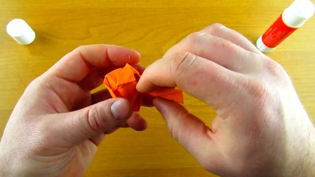 Как сделать розу из бумаги - ROSE OF PAPER. Цветы своими руками на 8 марта, день рождение. смотреть онлайн