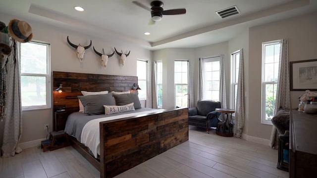 Beautiful 4 bedroom + den, 3.5 bath home on a cornet lot!1022 SW Keats Ave., Palm City, FL 34990 смотреть онлайн