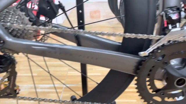 TWITTER-R10 FULL CARBON смотреть онлайн