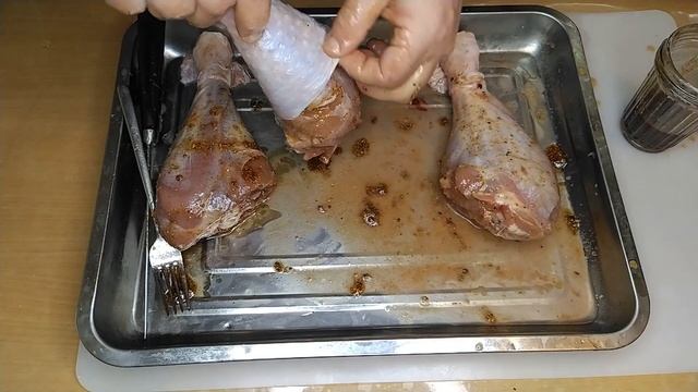 Голень индейки горячего копчения в коптильне HAKKA DSH-08 смотреть онлайн