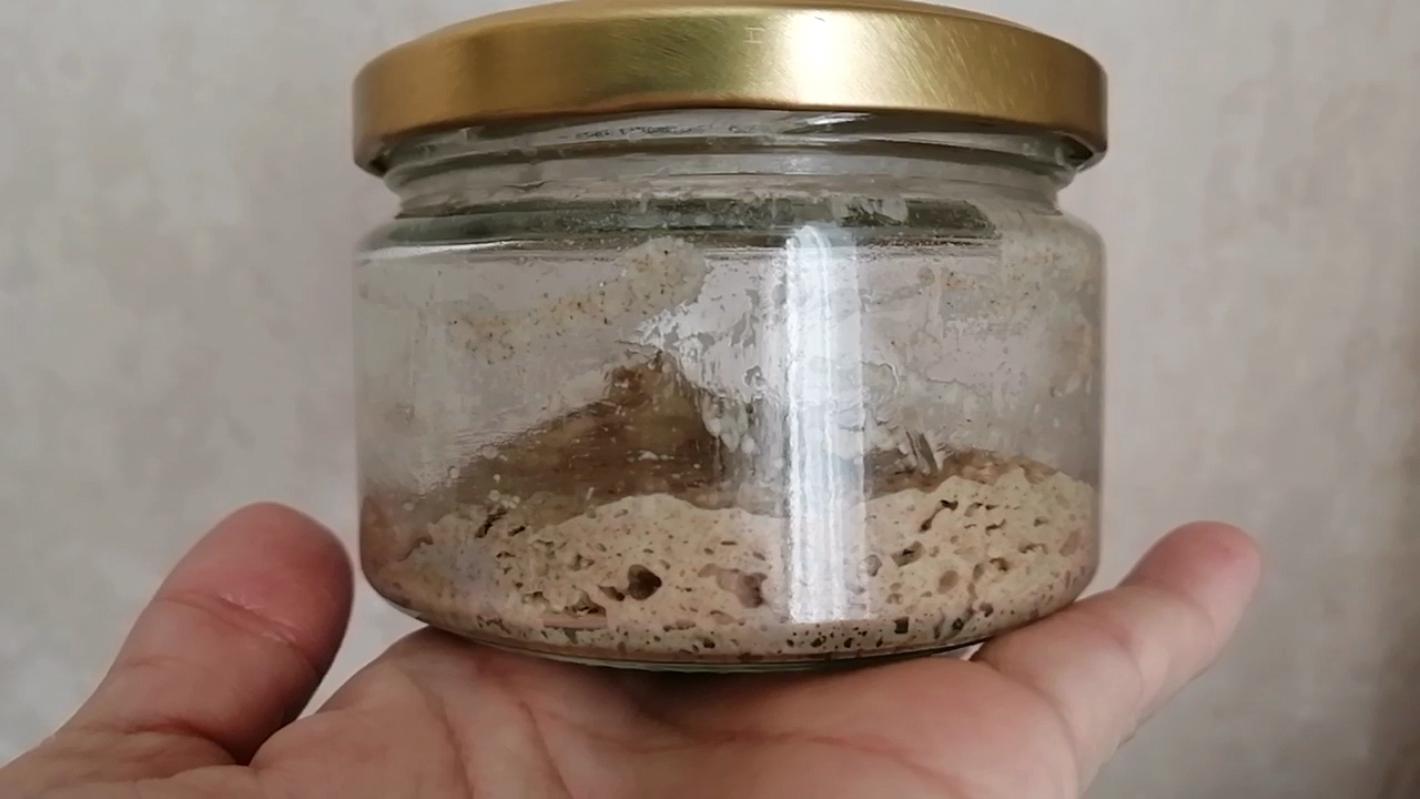 Выведение Ржаной закваски. Как перекормить ржаную закваску на пшеничную. смотреть онлайн