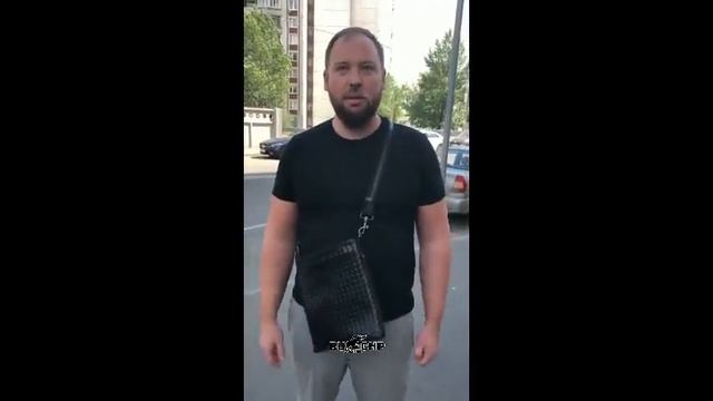 Напал на пешехода с ребёнком смотреть онлайн
