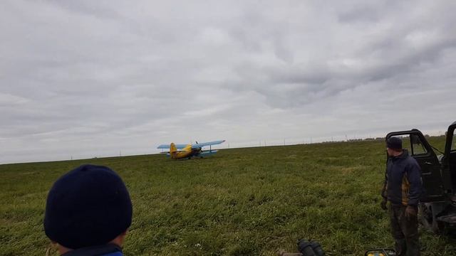 посадка самолета Ан-2 (кукурузник) смотреть онлайн