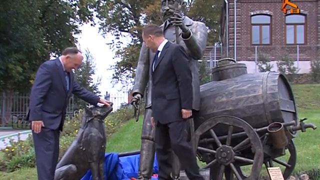 "40-й Меридиан Арбат" открывает Скульптуру Водовоза смотреть онлайн