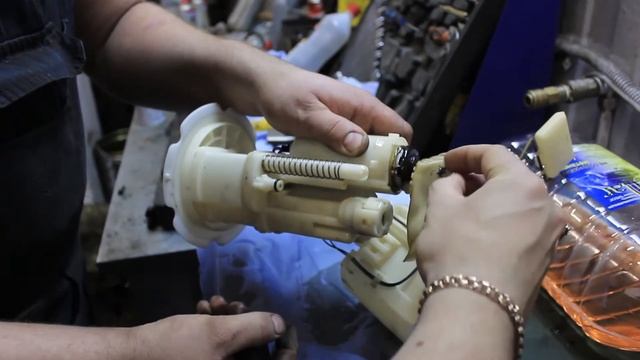 Infiniti - топливный фильтр смотреть онлайн