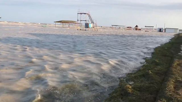 ПЛЯЖ ПОД ВОДОЙ ГЕНИЧЕСК смотреть онлайн