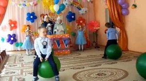 Выпускной "Куда уходит детство" детский сад танец "На большом воздушном шаре"