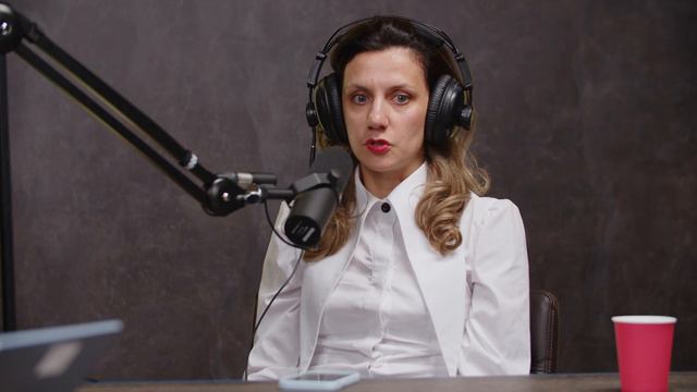 Работник месяца — PR-Директор бренда Rendez-Vous смотреть онлайн