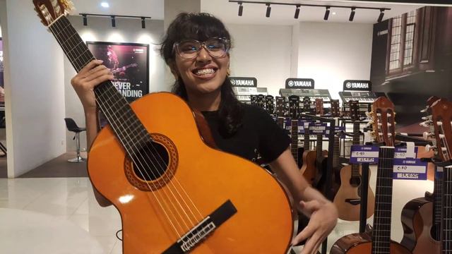 My First Guitar Vlog || Unboxing Yamaha C80