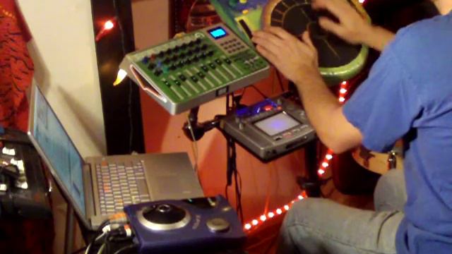 Looping w/ Sooper Looper Handsonic HPD-15 roland improv смотреть онлайн