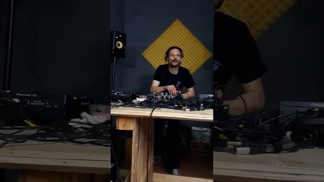 Dj Pastis en sesión el GENIO! Cojan el paraguas que viene lluvia intensa de sentimientos!.mp4 смотреть онлайн