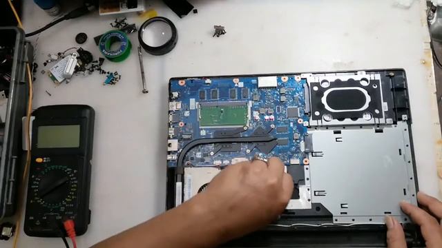 Cara Bongkar Laptop Lenovo ideapad 100 смотреть онлайн