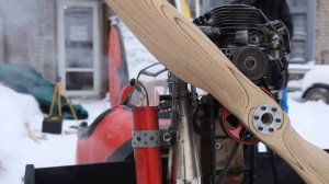 СУДНО НА ВОЗДУШНОЙ ПОДУШКЕ ПОСТРОЕННОЕ ИЗ ХЛАМА