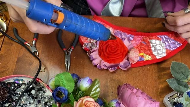 УКРАШАЮ КОКОШНИК ЦВЕТАМИ БЕЗ СЛОВ АСМР =) смотреть онлайн