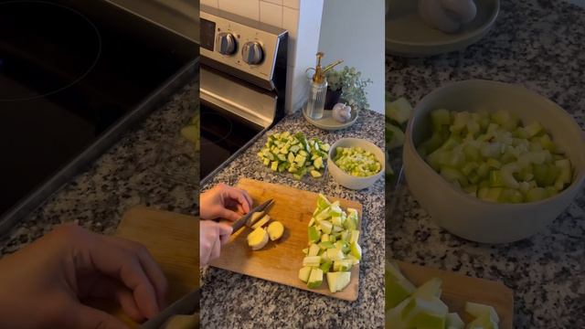 Cucumber, Kale, Green Apple, ginger, Celery & Lemon 💚 #greenjuicerecipe #greenjuice #healthy