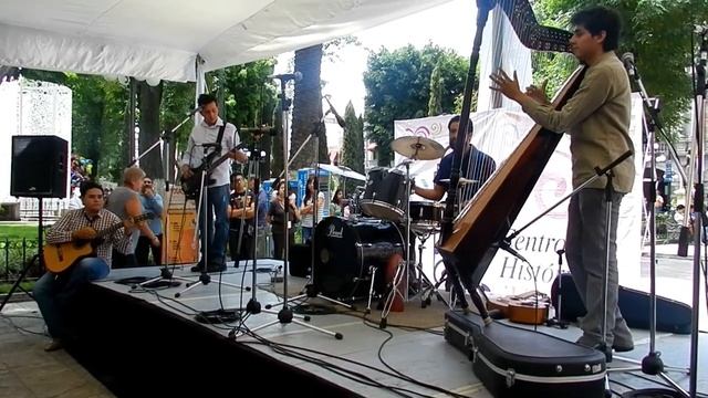 Reyes Son - Besame mucho смотреть онлайн