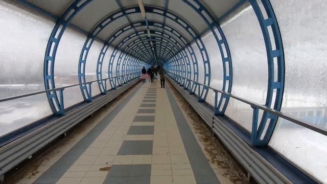 Самый длинный крытый пешеходный мост в Европе. 260 метров. Люботин смотреть онлайн