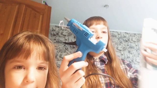 DIY - делаем подарок бабушке из палочек от мороженого!Новое видео с Вероней! 1 часть смотреть онлайн