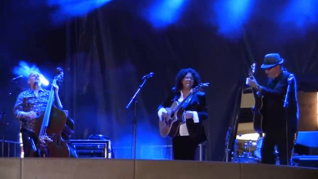 Rita Chiarelli - Highway 61 and Drivin' Wheel смотреть онлайн