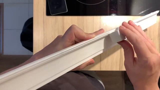 Как убрать вмятины с потолочного плинтуса? / How to remove dents from a ceiling plinth? смотреть онлайн