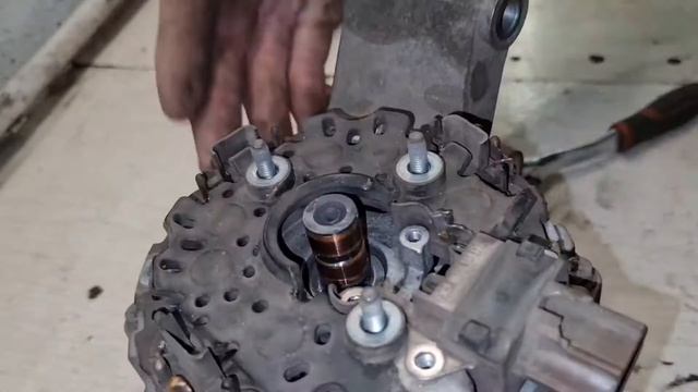 Форд Фокус 2 (Ford Focus 2) - замкнул генератор. Ремонт генератора. смотреть онлайн