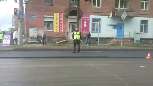 Как укладывают асфальт на ул Куйбышева г.Пермь 2016 смотреть онлайн