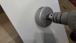 как сделать отверстие в ПВХ панели часть 1.