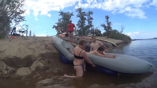 Байдарочный аквапарк. Как сделать горку из байдарки смотреть онлайн