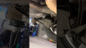 SKODA YETI 1.8TSI, замена топливного фильтра и смена масла в муфте халдекс.