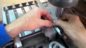 Фрезерование для чайников, Фрезеровка паралельных лысок в тисках