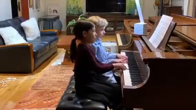 Gabriel and Audrey play La Marmotte by Beethoven смотреть онлайн